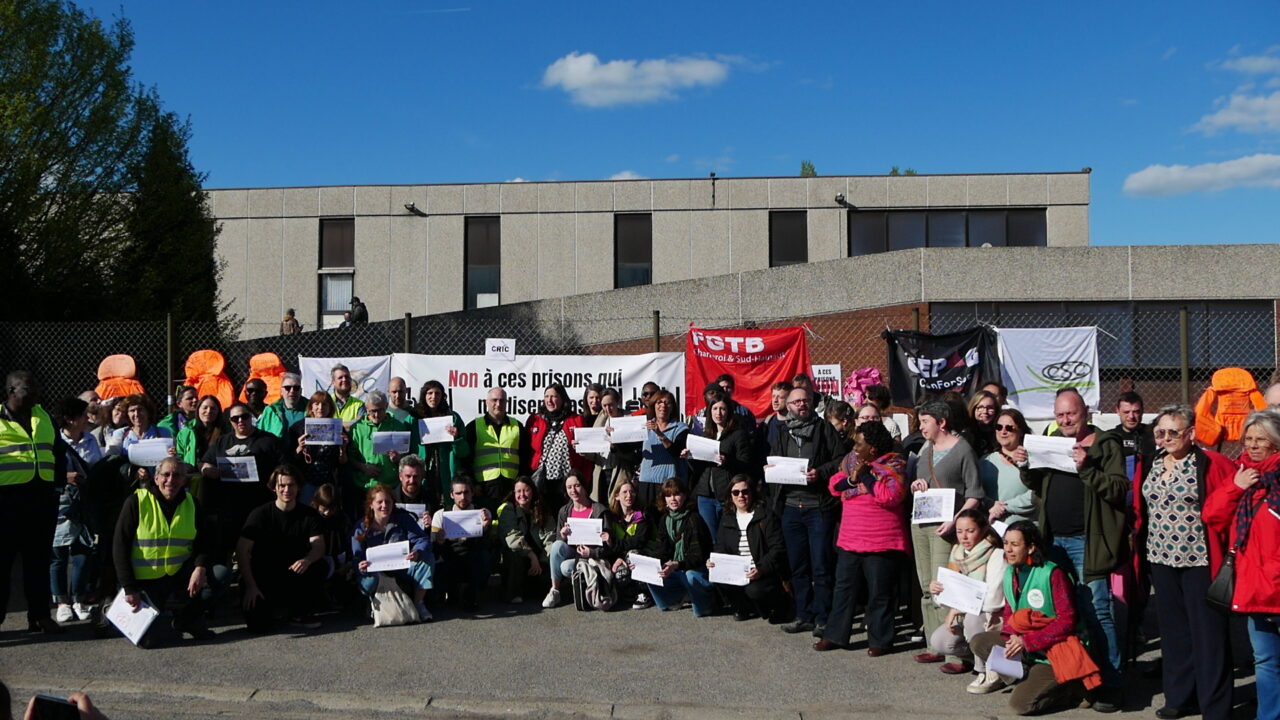 Stop aux Centres Fermés | Pour une Politique Migratoire Respectueuse des Droits Humains